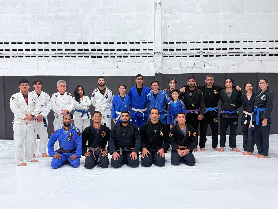 Professores e alunos da Boca Team Quadramares no tatame